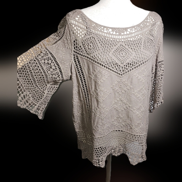 NWT Tan Short Sleeve 100% Cotton Crochet Lace Top with built in neutral cami Med - Picture 6 of 15